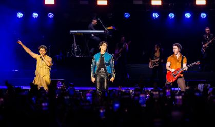 Após apresentação no Brasil, Nick Jonas declara: "Melhores fãs do mundo"
