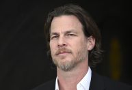 Diretor e irmão de Christopher Nolan diz que sua nova série é "Barbenheimer"