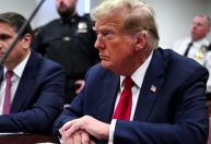 Advogados e promotores selecionam 12 jurados para julgamento de Trump