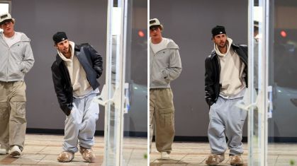 Justin Bieber elege pantufas para passeio em Los Angeles
