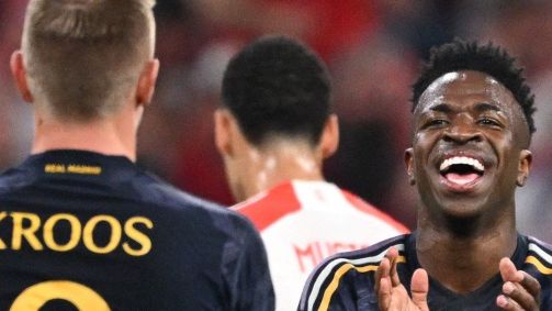 Vini Jr. aplaude Toni Kroos após assistência perfeita na semifinal da Champions League
