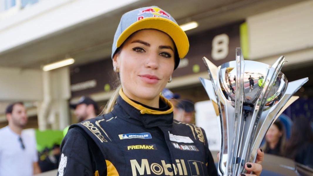 leticia bufoni_porsche cup