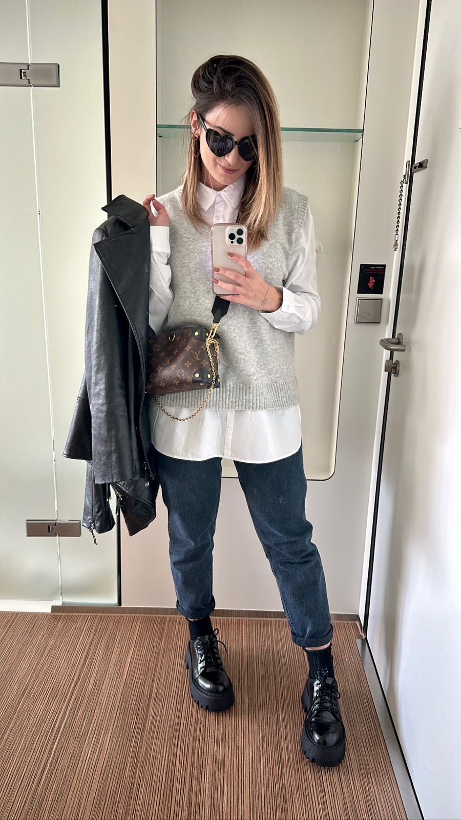 Colete do vovô é um dos looks da Mari Palma para o outono / Mari Palma