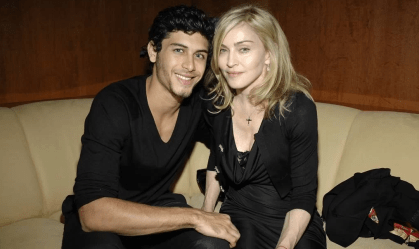 Enquanto estavam juntos, em 2009, o modelo fez uma aparição no clipe de “Celebration”, interpretando um DJ