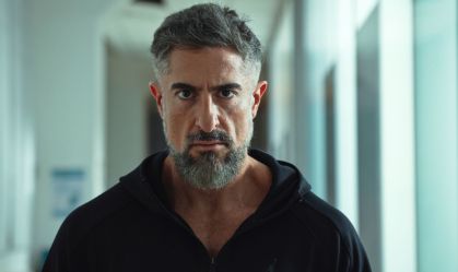 No longa, Mion vive um lutador de MMA