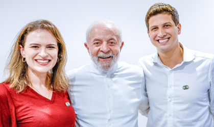 Após reaproximação e apoio, primos Marília Arraes e João Campos se encontram com Lula