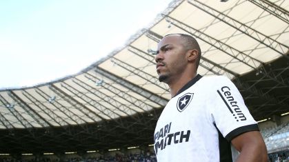 Marlon Freitas sofreu concussão em partida contra o Cruzeiro