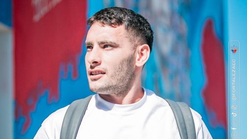 Martinez, ex-América, se apresenta ao Fortaleza no centro de treinamento do clube