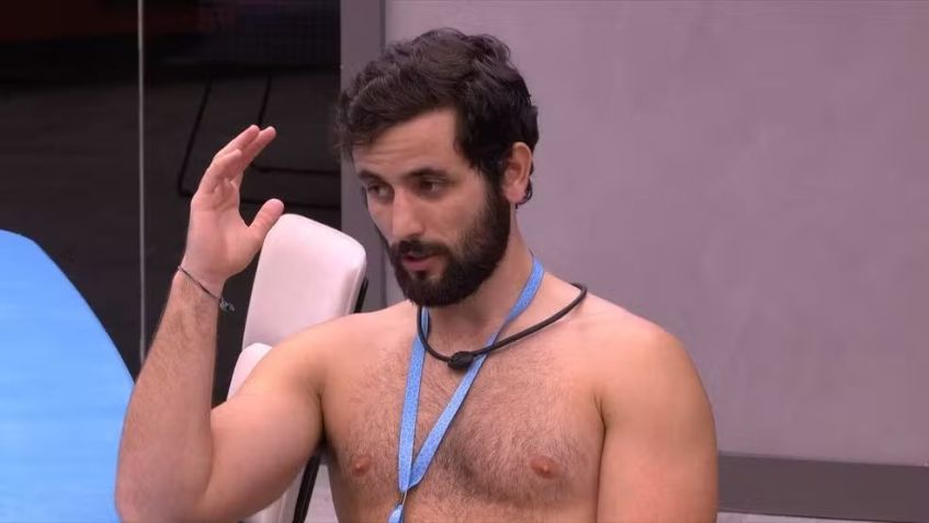 Matteus lamenta não ser prioridade de ninguém em seu grupo na reta final do BBB 24. / Reprodução/ TV Globo