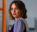 Elenco de "Stranger Things" se reúne para casamento da colega Maya Hawke