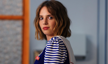 Elenco de "Stranger Things" se reúne para casamento da colega Maya Hawke
