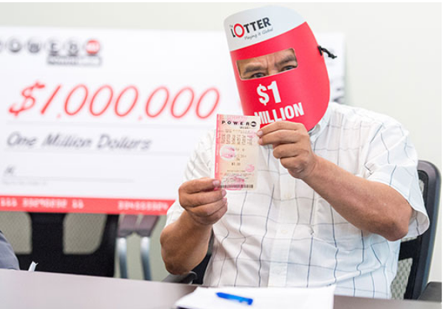 Vencedor da Powerball. Jogou pela TheLotter e ganhou 1 milhão de dólares.