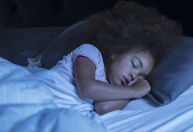O que é otite média bacteriana? Conheça causas, sintomas e tratamentos
