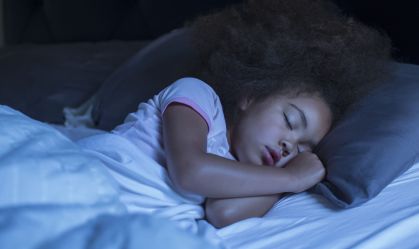 Melatonina para crianças: entenda principais dúvidas e riscos