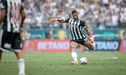 Hulk em partida entre Atlético-MG e Cruzeiro