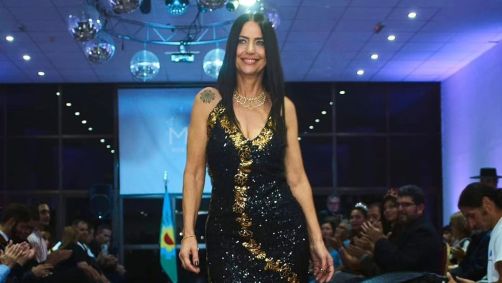 Alejandra Rodrígues desfila com um vestido brilhoso para vencer o Miss Universo Buenos Aires
