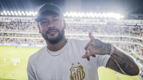 Neymar foi à Vila Belmiro acompanhar a final entre Santos x Palmeiras