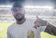 Santos prepara "superanúncio" para Neymar e alinha recepção no Brasil
