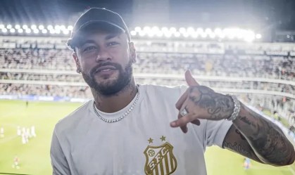 Neymar foi à Vila Belmiro acompanhar a final entre Santos x Palmeiras