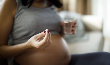 Paracetamol na gravidez não aumenta o risco de autismo ou TDAH, segundo estudo