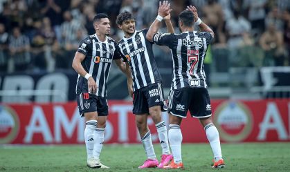 Atlético-MG leva susto, vence Peñarol e encaminha classificação na Libertadores