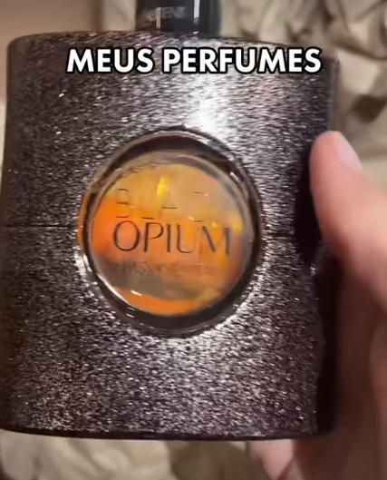 Perfume Black Opium, da Yves Saint Laurent / Reprodução/Instagram