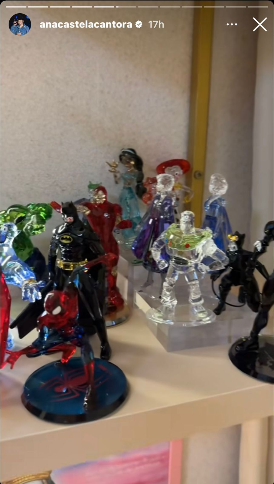 Ana Castela mostra miniaturas da Swarovski de personagens famosos / Reprodução/Instagram