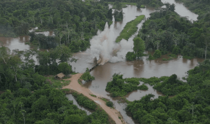 ponte destruida
