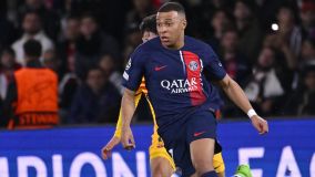 Mbappé em PSG x Barcelona
