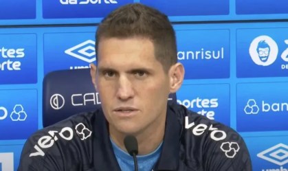 Rafael Cabral, ex-Cruzeiro, foi apresentado como novo goleiro do Grêmio