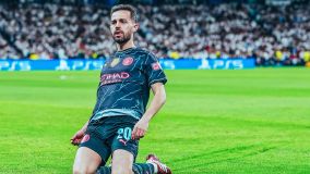 Bernardo Silva abriu o placar da partida em cobrança de falta