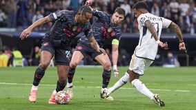 Rodrygo finaliza para marcar um dos gols de Real Madrid 3 x 3 Manchester City