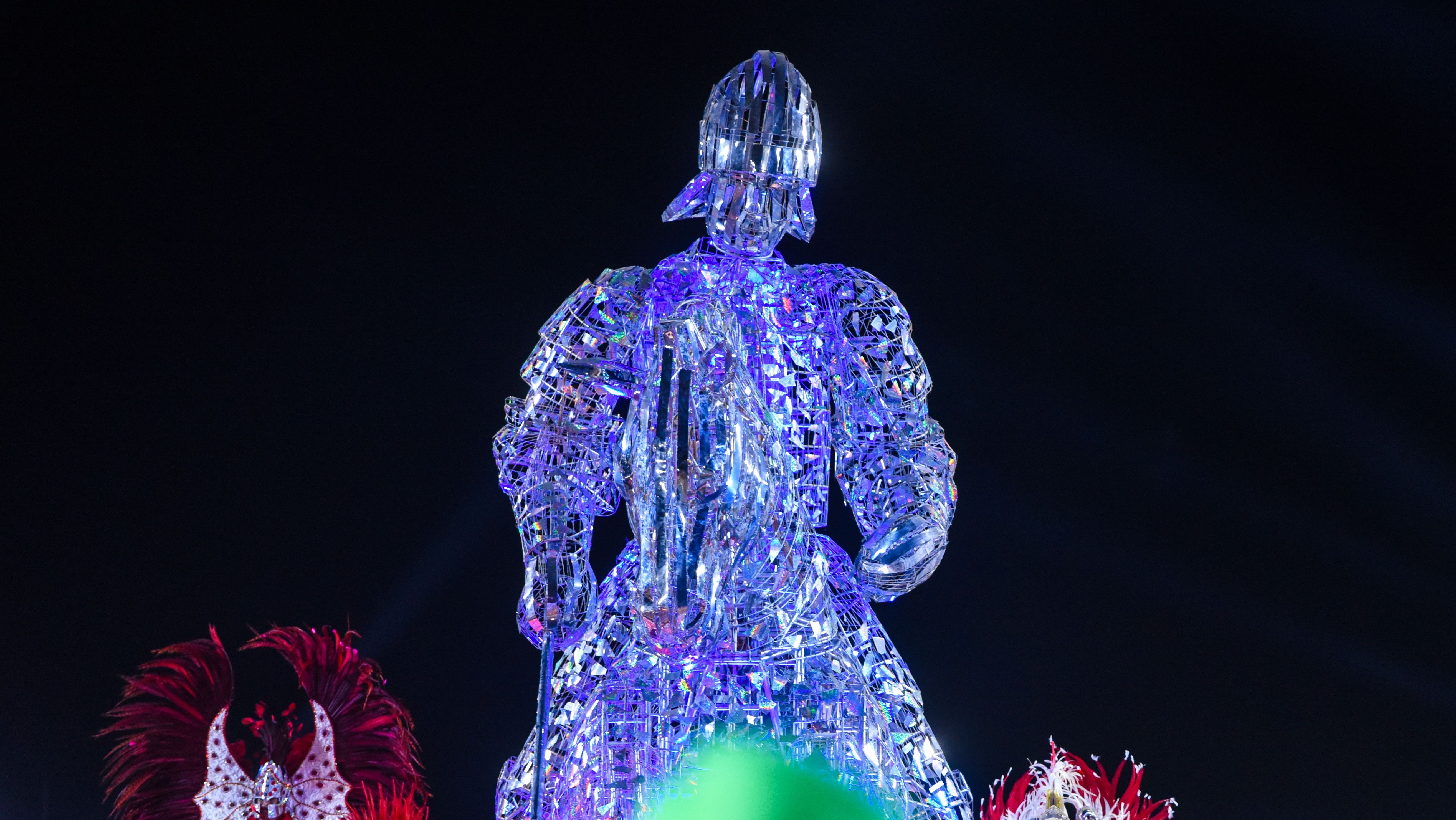 Carro alegórico em homenagem a São Jorge feito pela Vila Isabel em 2023 / Diego Mendes/Rio Carnaval
