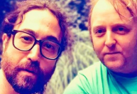 Filhos de John Lennon e Paul McCartney lançam canção juntos; ouça