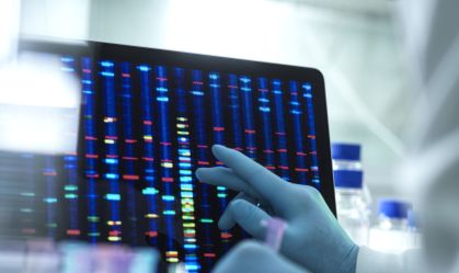 Cientistas guardam todo genoma humano em cristal que pode durar bilhões de anos