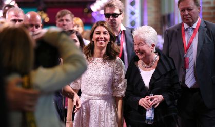 Sofia Coppola homenageia mãe: "Me ensinou muito sobre beleza e arte"
