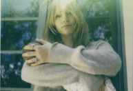 Suki Waterhouse compartilha 1º foto de seu filho com Robert Pattinson; veja