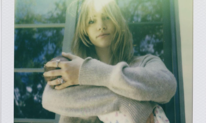 Suki Waterhouse compartilha 1º foto de seu filho com Robert Pattinson; veja