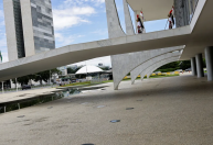 Governo brasileiro vê reviravolta em eleições francesas como “positiva”, dizem fontes