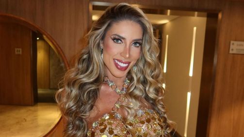 Em 2024, Tati Minerato foi Rainha de Bateria da Porto da Pedra