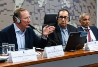 John Textor é suspenso pelo STJD; saiba detalhes