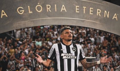 Botafogo informa prazo de recuperação de Tiquinho Soares
