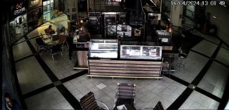 Mulher ficou com o idoso morto em uma cafeteria de shopping do Rio antes de levá-lo a uma agência bancária