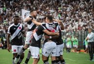 Vasco vence o Grêmio na estreia na Série A do Brasileiro, em São Januário