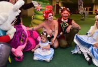 Famosos aderem ao "cabelo maluco" em festa da filha de Viih Tube; veja fotos