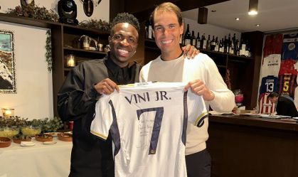 Vinicius Jr presenteia Rafael Nadal