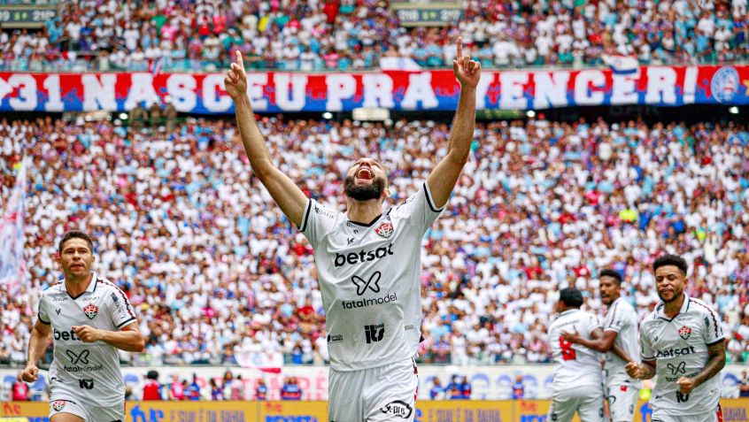 Wagner Leonardo comemora gol pelo Vitória na final do Campeonato Baiano / MÁRCIO ROBERTO/AGÊNCIA F8/ESTADÃO CONTEÚDO