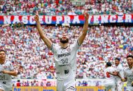 Vitória empata com Bahia e é campeão baiano depois de sete anos