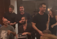 Wagner Moura curte samba com Selton Mello, Humberto Carrão e Marcelo Freixo