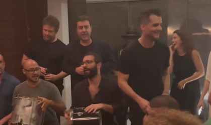 Wagner Moura curte samba com Selton Mello, Humberto Carrão e Marcelo Freixo